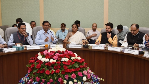 Nirmala Sitharaman holding her 3rd Pre-Budget consultations with the stakeholder Groups from Financial Sector and Capital Markets on13th June ,2019. (Photo: Ministry of Finance/Twitter)