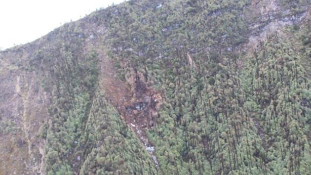 Air force and army helicopters on Wednesday had airdropped 15 mountaineers for rescue operations last evening. (ANI) Air force and army helicopters on Wednesday had airdropped 15 mountaineers for rescue operations last evening. (ANI)