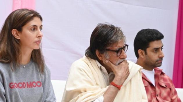 Amitabh Bachchan with his children, Shweta Bachchan Nanda and Abhishek Bachchan.(Amitabh Bachchan’s blog)