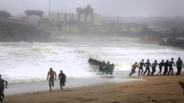 Photos: Cyclone Vayu skirts the western coast of India | Hindustan Times