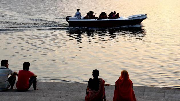 Shiva now stays near Tank Bund Lake and works as a lifeguard.(HT File Photo / Representative image) Shiva now stays near Tank Bund Lake and works as a lifeguard.(HT File Photo / Representative image)