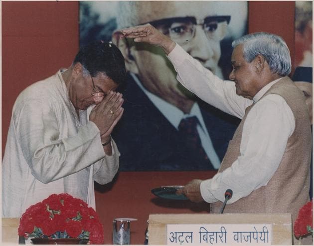 Girish Karnad seeks blessing from fromer PM Atal Bihari Vajpayee before receiving the 34th Jnanpith Awards, New Delhi, 1999. We should remember Karnad as a great playwright and superb actor, and as a profoundly civilised human being
