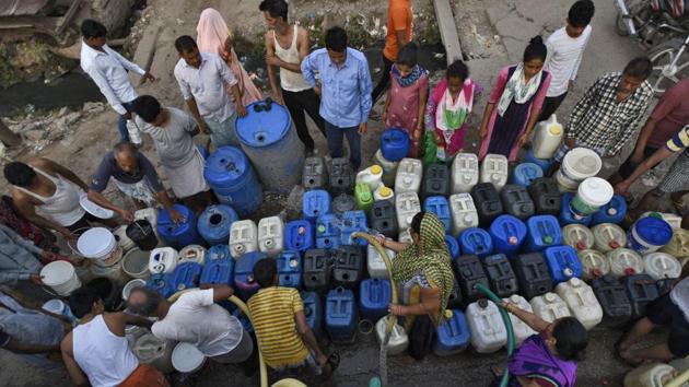 There are more than 5,000 houses in the area and the struggle for water has been present since over 30 years now. Locals say they have tried implementing bore wells in the area but the results remained unsatisfactory. (Burhaan Kinu / HT Photo)