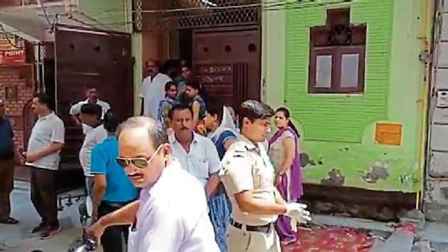 Around 8 am on Thursday, the Jagatpuri police station got a call that a man and his wife had been found dead at their house.(Sourced/ HT photo)