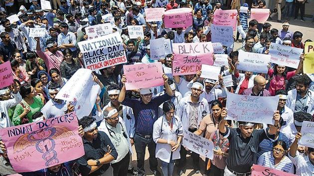 Chandigarh doctors hold a protest march in solidarity with West Bengal doctors, at the Post Graduate Institute of Medical Education & Research on Friday. (Anil Dayal/HT photo) Chandigarh doctors hold a protest march in solidarity with West Bengal doctors, at the Post Graduate Institute of Medical Education & Research on Friday. (Anil Dayal/HT photo)