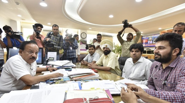 Health Minister Dr. Harshvardhan meets with AIIMS Doctors at Nirman Bhawan in New Delhi on June 14. 2019. (Photo by Sanjeev Verma)