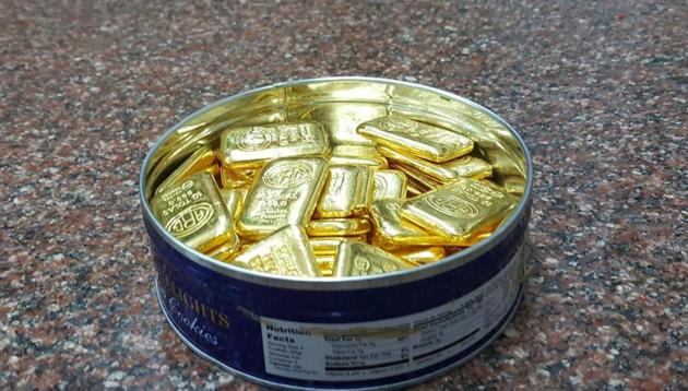 Smugglers tried to get 481.55 kg gold through the Mumbai airport since April 2018.(HT PHOTO) Smugglers tried to get 481.55 kg gold through the Mumbai airport since April 2018.(HT PHOTO)