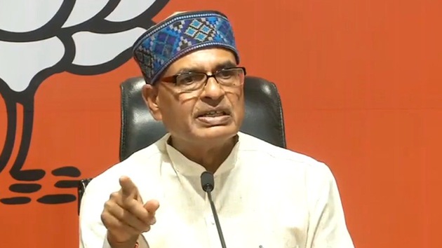The former Madhya Pradesh CM alleged that corruption is rampant under the Congress rule, “money is being charged for everything” and welfare schemes for the poor are being closed. (Photo @ChouhanShivraj/Twitter)