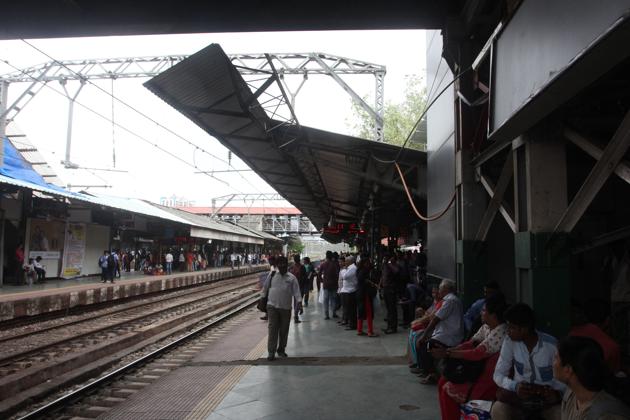 A section of Thane station’s platform number 2 with the roof missing, which leads to water gushing down during rain.(Praful Gangurde/ HT)