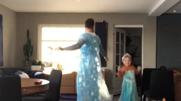 Ørjan Burøe and his 4-year-old child, Dexter, dressed up as Elsa . (Facebook/@Ørjan Burøe) Ørjan Burøe and his 4-year-old child, Dexter, dressed up as Elsa . (Facebook/@Ørjan Burøe)