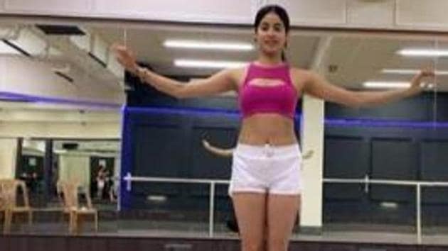 Janhvi Kapoor does belly dancing.(Instagram)