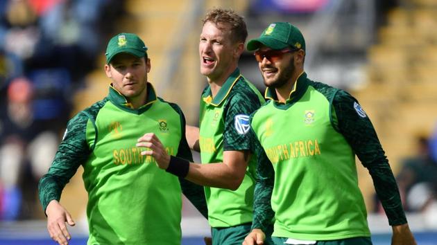 South Africa's Chris Morris (C) celebrates with teammates after the dismissal of Afghanistan's Ikram Ali Khil during the 2019 Cricket World Cup group stage match between South Africa and Afghanistan at Sophia Gardens stadium in Cardiff(AFP)