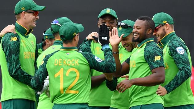 South Africa's Andile Phehlukwayo (2R) celebrates with teammates after the dismissal of Afghanistan's Hashmatullah Shahidi. (AFP) South Africa's Andile Phehlukwayo (2R) celebrates with teammates after the dismissal of Afghanistan's Hashmatullah Shahidi. (AFP)