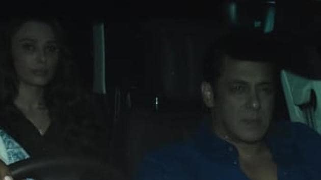 Salman Khan and rumoured girlfriend Iulia Vantur arrive at Sohail Khan’s party.(Varinder Chawla)