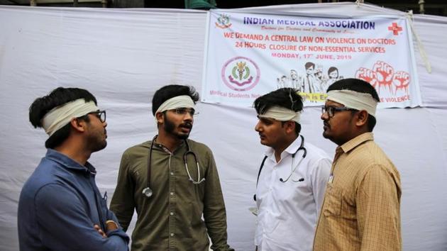 On Monday, the medicine ward at Safdarjung hospital was almost deserted. It is usually overcrowded and patients have to lie on gurneys and on the floor in the corridors.(REUTERS File Photo)