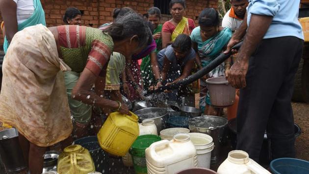 Photos: Water tankers prove lifeline for parched Maharashtra villages ...