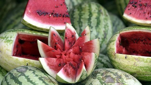 Watermelon was sold at Rs 5-8 per kg on Sunday as compared to Rs10-12 last week. (HT PHOTO) Watermelon was sold at Rs 5-8 per kg on Sunday as compared to Rs10-12 last week. (HT PHOTO)