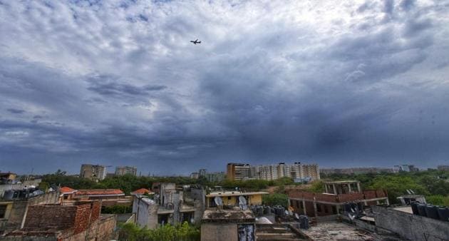 Clouds hovering over the skies along with changes the weather in National Capital(Amal KS/HT Photo)