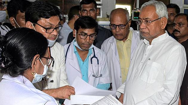 Bihar chief minister Nitish Kumar was jeered and asked to go back by angry protestors when he visited Sri Krishna Medical College Hospital in Muzaffarpur- the epicenter of acute encephalitis syndrome (AES), a disease that has killed 133 children, according to unofficial estimates, in Bihar this year. Protestors were upset that the CM’s visit came only after three weeks since the spike in AES cases. (ANI)