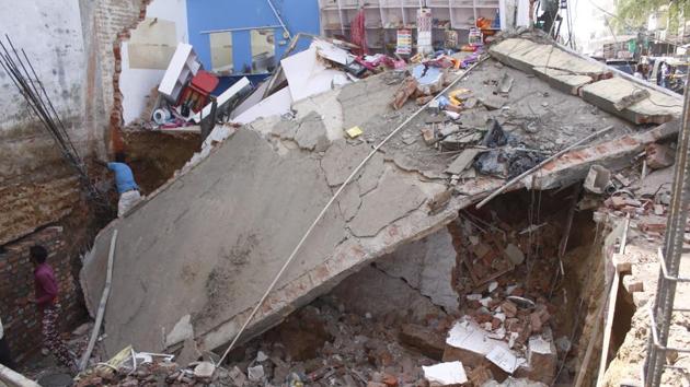 A seven-year-old girl was killed and at least nine people received injuries in three incidents of roof collapse in Fatehabad and Hisar districts on Tuesday in the wake of intermittent rain in the last three days. The meteorological department at the Chaudhary Charan Singh Haryana Agricultural University said Hisar district recorded 64.4mm rainfall in the last three days while Fatehabad district received 14.3mm rain in the last 24 hours. (Yogendra Kumar / HT Archive)