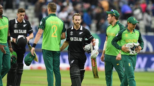 New Zealand's captain Kane Williamson (C) greets the other players after scoring the winning runs to end the 2019 Cricket World Cup group stage match between New Zealand and South Africa at Edgbaston in Birmingham, central England, on June 19, 2019. - New Zealand won by 4 wickets. (AFP) New Zealand's captain Kane Williamson (C) greets the other players after scoring the winning runs to end the 2019 Cricket World Cup group stage match between New Zealand and South Africa at Edgbaston in Birmingham, central England, on June 19, 2019. - New Zealand won by 4 wickets. (AFP)