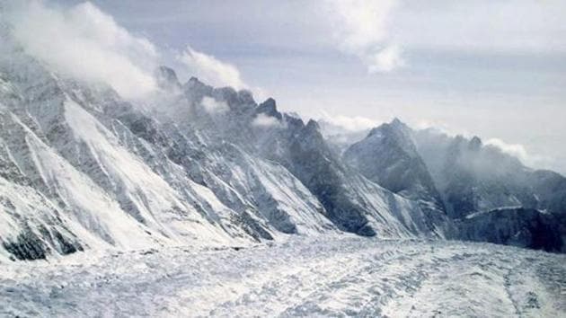 The new analysis, spanning 40 years of satellite observations across India, China, Nepal and Bhutan, showed glaciers have been losing the equivalent of more than a vertical foot-and-a-half of ice each year since 2000. (AP Photo/Channi Anand, file) The new analysis, spanning 40 years of satellite observations across India, China, Nepal and Bhutan, showed glaciers have been losing the equivalent of more than a vertical foot-and-a-half of ice each year since 2000. (AP Photo/Channi Anand, file)