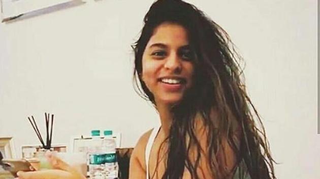 Suhana Khan’s new pic shows her in an all-white combination.