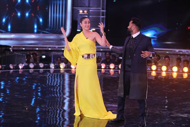 Kareena Kapoor dances on sets of Dance India Dance.