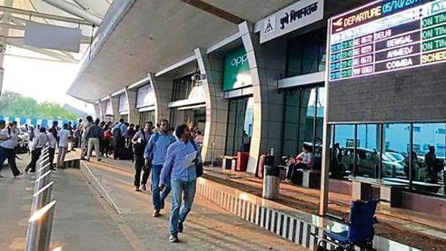 The Chhatrapati Shivaji Maharaj International Airport (CSMIA) recorded an 8.1% rise in international passenger traffic in 2018-19.(HT Photo)