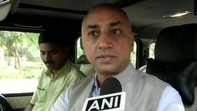 TDP’s parliamentary party leader Jaydev Galla after meeting Vice President Venkaiah Naidu in New Delhi on Friday.(ANI PHOTO)