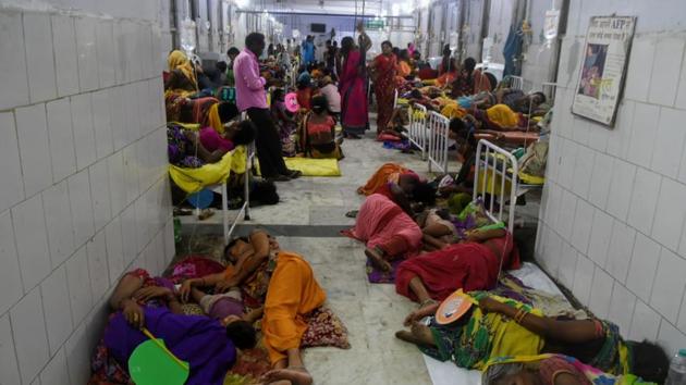 A view of the overcrowded Sri Krishna Medical College and Hospital (SKMCH) where children suffering from Acute Encephalitis Syndrome (AES) are being treated, in Muzaffarpur, Bihar. According to reports, the total number of AES cases registered across the state since June 1 was 626, and the total number of deaths has mounted to 145. (Parwaz Khan / HT Photo) A view of the overcrowded Sri Krishna Medical College and Hospital (SKMCH) where children suffering from Acute Encephalitis Syndrome (AES) are being treated, in Muzaffarpur, Bihar. According to reports, the total number of AES cases registered across the state since June 1 was 626, and the total number of deaths has mounted to 145. (Parwaz Khan / HT Photo)