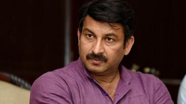 Delhi BJP president Manoj Tiwari has received a death threat through an SMS on his personal phone number, in which the sender said he is under “extreme compulsion” to eliminate the leader.(Amal KS/HT File PHOTO) Delhi BJP president Manoj Tiwari has received a death threat through an SMS on his personal phone number, in which the sender said he is under “extreme compulsion” to eliminate the leader.(Amal KS/HT File PHOTO)