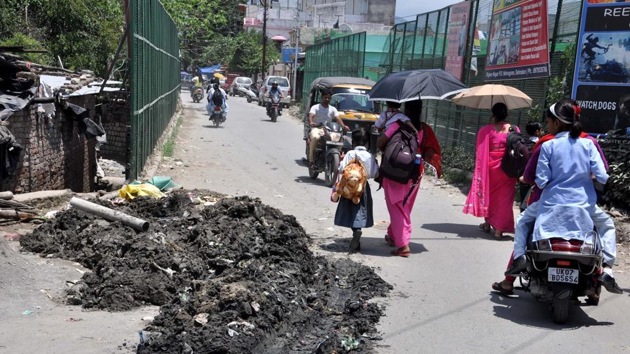 Silt Dumping Turns Costly For East Delhi Municipal Corporation Hindustan Times