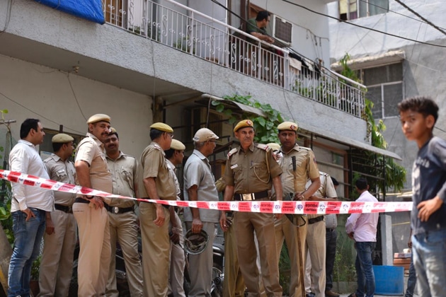 Police said the footage of CCTV cameras installed in the neighbourhood is being scanned for clues regarding the suspect. (Photos by Burhaan Kinu) Police said the footage of CCTV cameras installed in the neighbourhood is being scanned for clues regarding the suspect. (Photos by Burhaan Kinu)