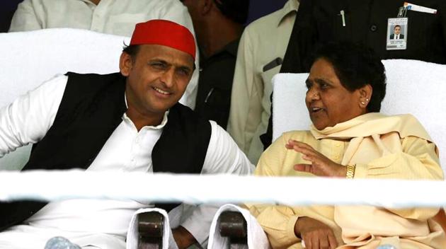 Bahujan Samaj Party’s Mayawati, who had left open the possibility of fighting the state elections in alliance with Samajwadi Party, on Monday firmly shut the door on Akhilesh Yadav’s party. In a string of tweets, Mayawati announced that the BSP would fight all elections on its own. Mayawati’s tweets come a day after her party’s 150-minute late night meeting where she presented her analysis of the BSP performance. (ANI)