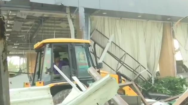 The demolition began barely a few hours after Chief Minister YS Jagan Mohan Reddy’s first-ever meeting with District Collectors and Superintendents of Police concluded at ‘Praja Vedika’.(ANI)