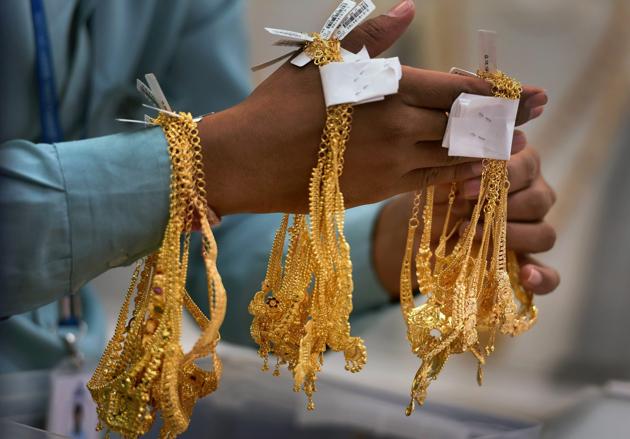 Gold Tumbles Nearly 2 As Trade Truce Dents Safe Haven Demand Hindustan Times