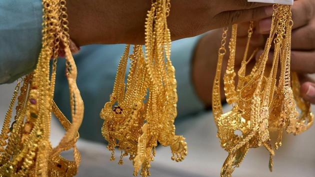 India’s gold demand could fall 10% in 2019 from a year ago to the lowest level in three years as record high local prices dent retail purchases during a key festive season.(PTI/Representative Image)