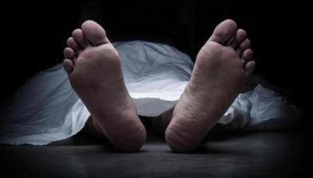 A 30-year-old man accused of beating his wife committed suicide in police custody in Chhattisgarh’s Surajpur district, prompting authorities to suspend ten policemen. (HT/Representative Image) A 30-year-old man accused of beating his wife committed suicide in police custody in Chhattisgarh’s Surajpur district, prompting authorities to suspend ten policemen. (HT/Representative Image)