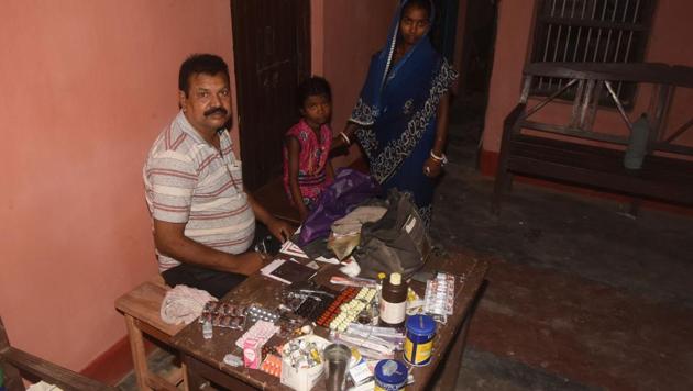 A rural medical practitioner at a village in Vaishali district, Bihar, on Tuesday, June 25, 2019.(Parwaz Khan /HT PHOTO) A rural medical practitioner at a village in Vaishali district, Bihar, on Tuesday, June 25, 2019.(Parwaz Khan /HT PHOTO)
