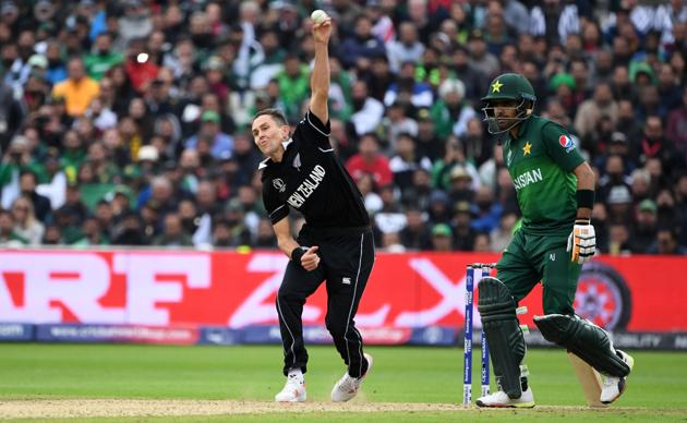 New Zealand's Trent Boult (L) delivers a ball as Pakistan's Babar Azam looks on during the match between the two teams. (AFP) New Zealand's Trent Boult (L) delivers a ball as Pakistan's Babar Azam looks on during the match between the two teams. (AFP)