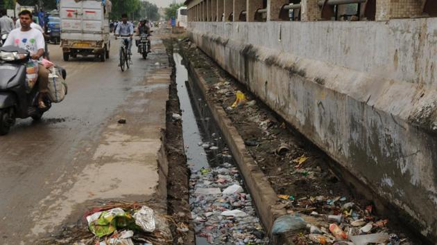 Although several steps have been taken by multiple local agencies, there is still apprehension that things could go wrong if there is heavy rain. (Parveen Kumar/Hindustan Times) Although several steps have been taken by multiple local agencies, there is still apprehension that things could go wrong if there is heavy rain. (Parveen Kumar/Hindustan Times)