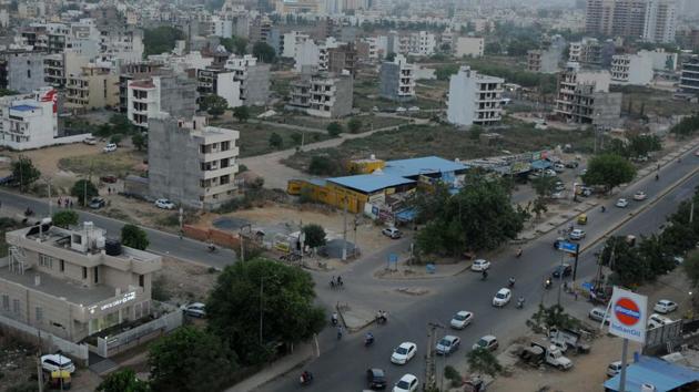 Unidentified persons allegedly broke into a house in the area and decamped with jewellery, cash and foreign currency while the occupants were at a hospital in the city.(Parveen Kumar / Hindustan Times) Unidentified persons allegedly broke into a house in the area and decamped with jewellery, cash and foreign currency while the occupants were at a hospital in the city.(Parveen Kumar / Hindustan Times)