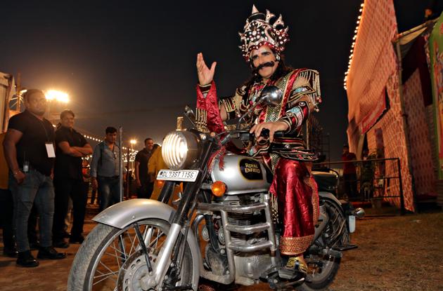 Actor Mukesh Rishi as Raavan at the Luv Kush Ramlila at Red Fort in Delhi on September 25, 2017.(Manoj Verma/Hindustan Times) Actor Mukesh Rishi as Raavan at the Luv Kush Ramlila at Red Fort in Delhi on September 25, 2017.(Manoj Verma/Hindustan Times)