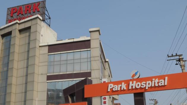 The family said that on Wednesday morning, doctors at the hospital told them the man’s condition had become critical and he would have to be admitted in the hospital’s emergency ward. (Parveen Kumar/Hindustan Times) The family said that on Wednesday morning, doctors at the hospital told them the man’s condition had become critical and he would have to be admitted in the hospital’s emergency ward. (Parveen Kumar/Hindustan Times)
