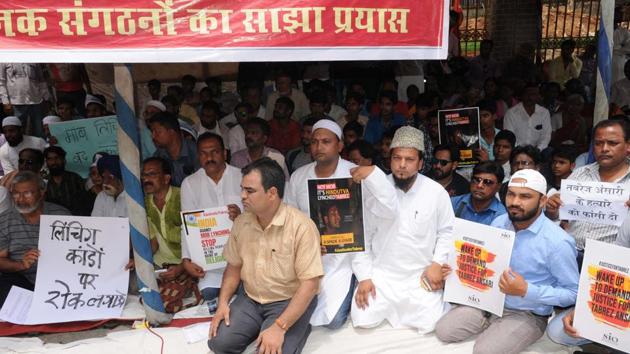 Members of different political parties and social organisations staging a dharna in protest against the lynching of a youth, Ranchi, on Wednesday, June 26, 2019.(Diwakar Prasad/ HT Photo)