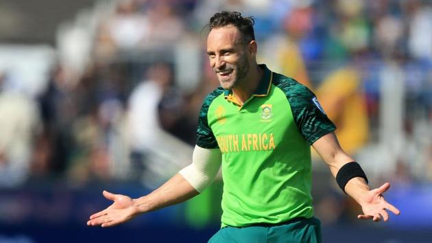 South Africa's captain Faf du Plessis gestures as South Africa's Hashim Amla is deemed not out after review (AFP)