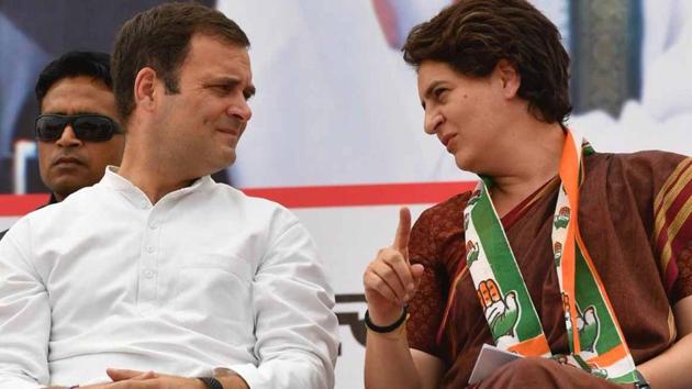 Congress president Rahul Gandhi and party general secretary in-charge of eastern Uttar Pradesh Priyanka Gandhi Vadra during an election rally, in Fatehpur Sikri, Uttar Pradesh, India, on Monday, April 15, 2019.(HT photo)