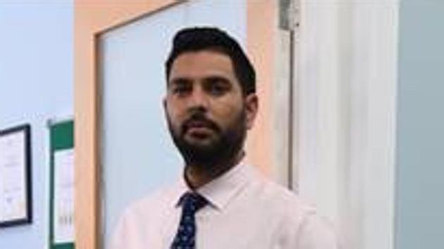 Yuvraj Singh poses for his new series ‘The Office’(HT Photo) Yuvraj Singh poses for his new series ‘The Office’(HT Photo)