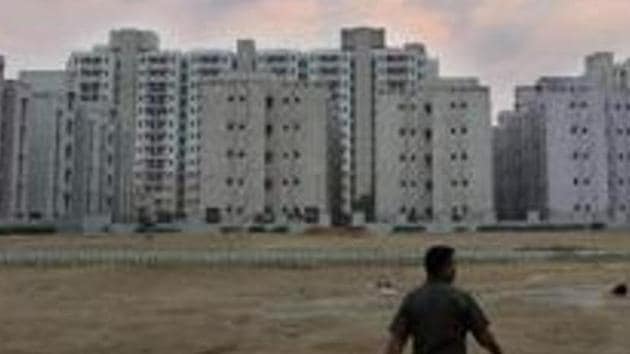 A view of the market inside Delhi Development Authority (DDA) Flats at Narela in New Delhi.(Amal KS/ Hindustan Times)